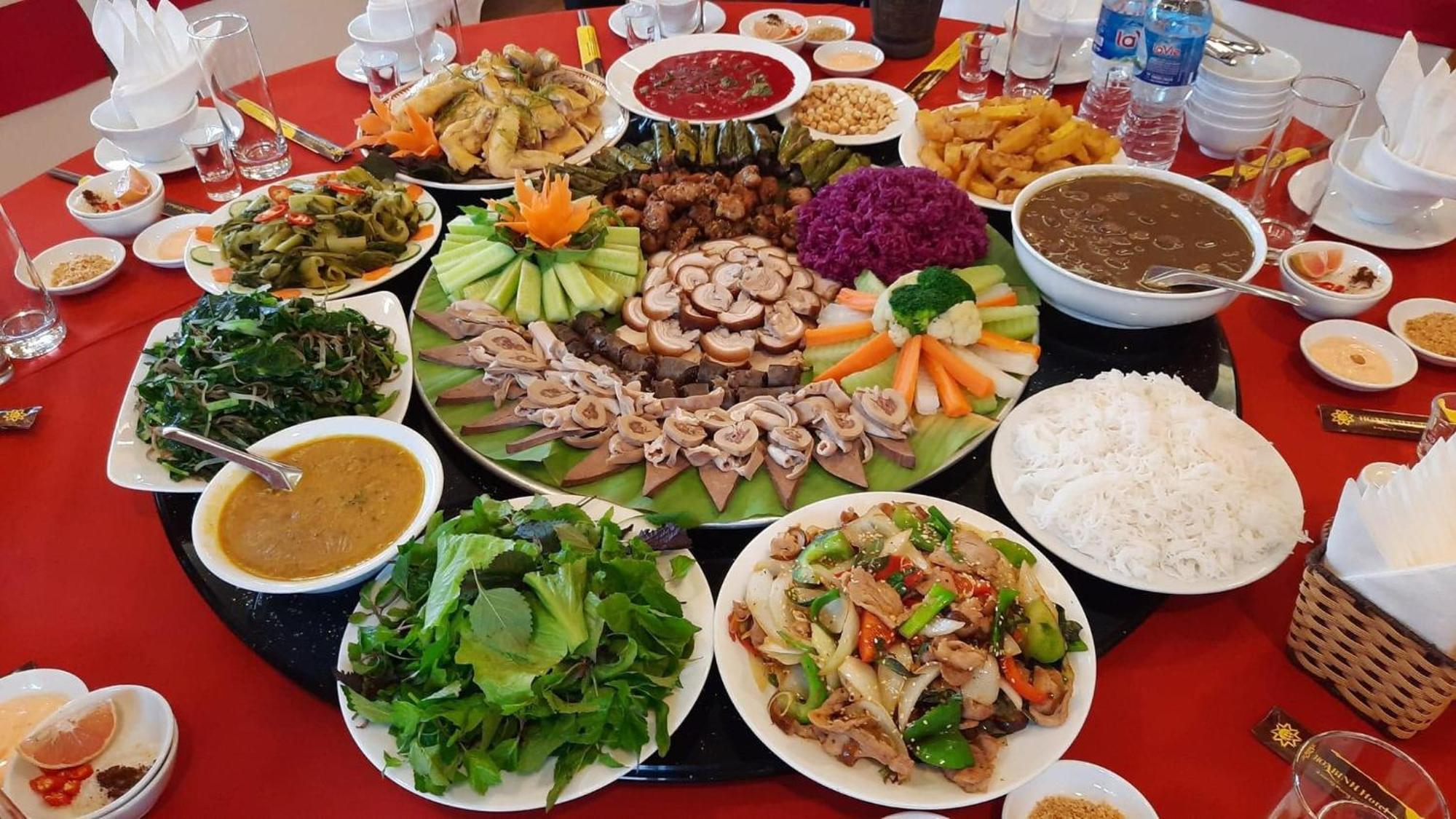 Hoa Binh Hotel Exteriör bild